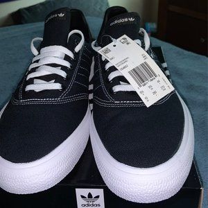 Mens ADIDAS trefoils skateboard sneaker size 10